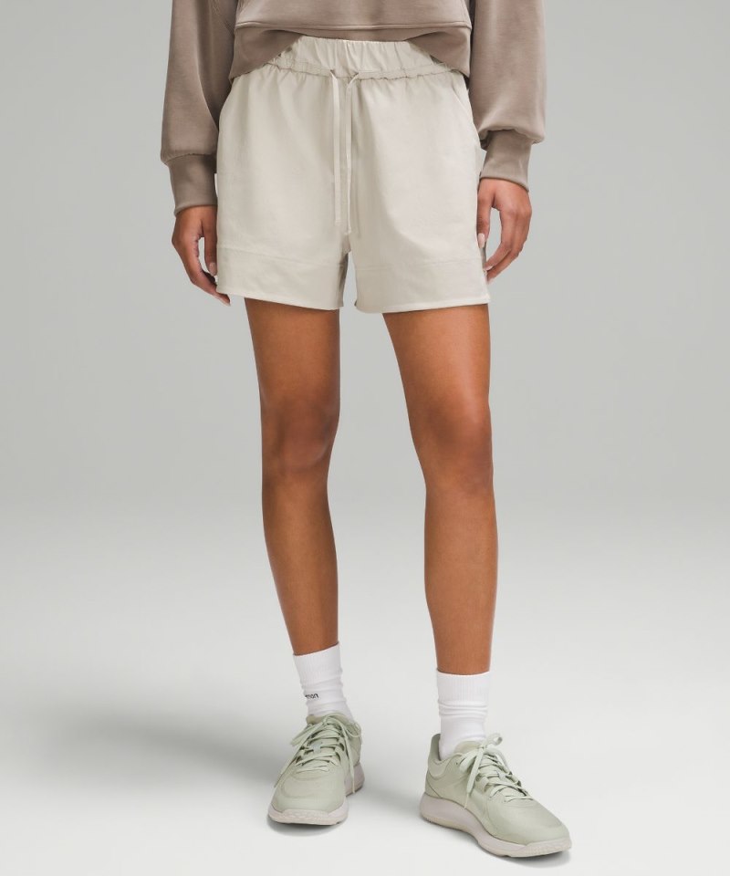 Lululemon | Women's Cinchable Waist High-Rise Woven Short 3.5"L